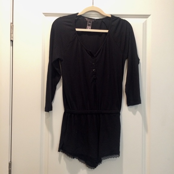 VS Long Sleeve Ribbed Romper - Picture 2 of 5